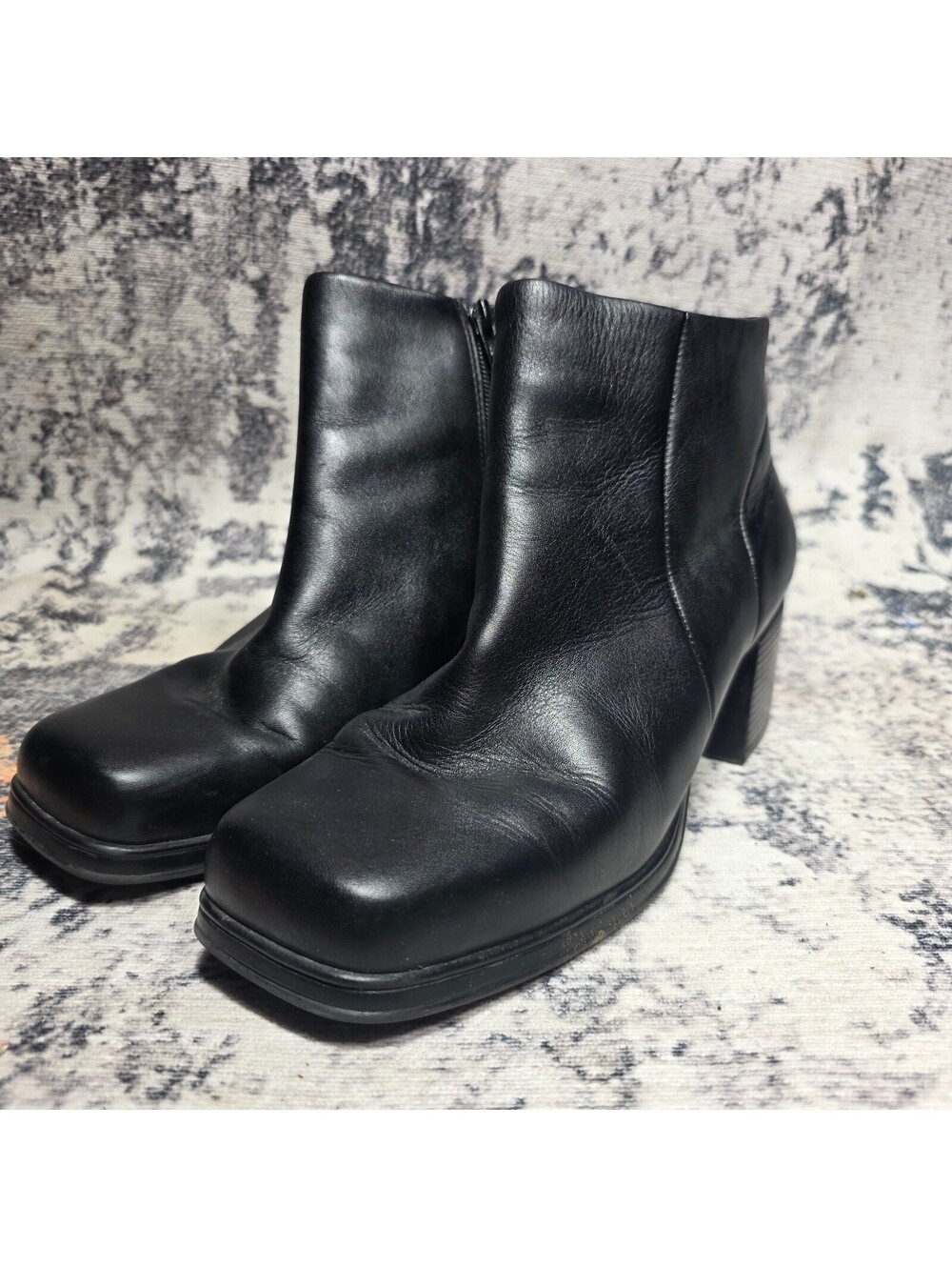 Wmn's 8 Wide - Bass 'Tacoma' black leather ankle platform boot